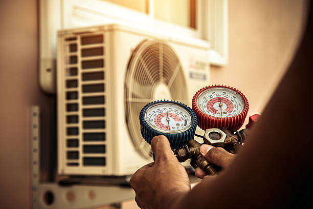 Professional Hvac Installation technician working in Stuttgart, AR